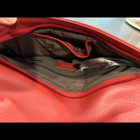 Red Vegan Matt and Nat clutch - Picture 8 of 9